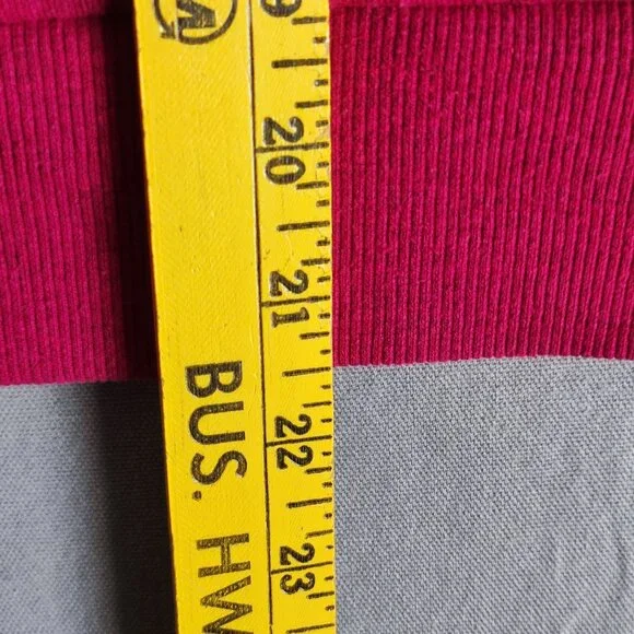 Fox Riders Co. hoodie women's size XS magenta with graphic design on the hood - Picture 12 of 12